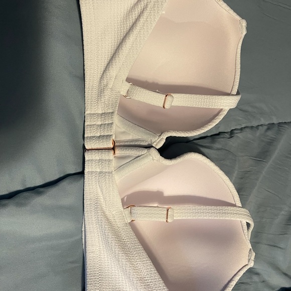 White bikini top…lightly lined - Picture 3 of 3